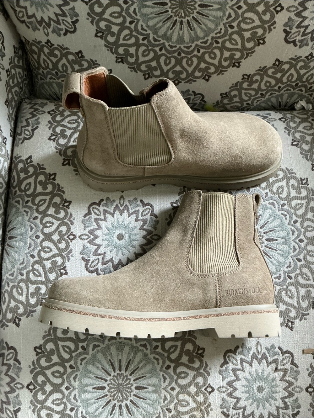 Unisex Birkenstock Tan Suede Chelsea style boots EU 38 - New